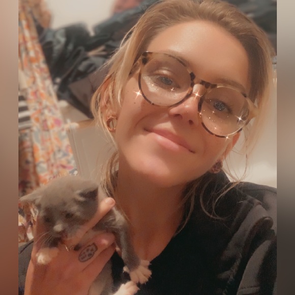 Meet your Posher, Carley - Picture 8 of 8